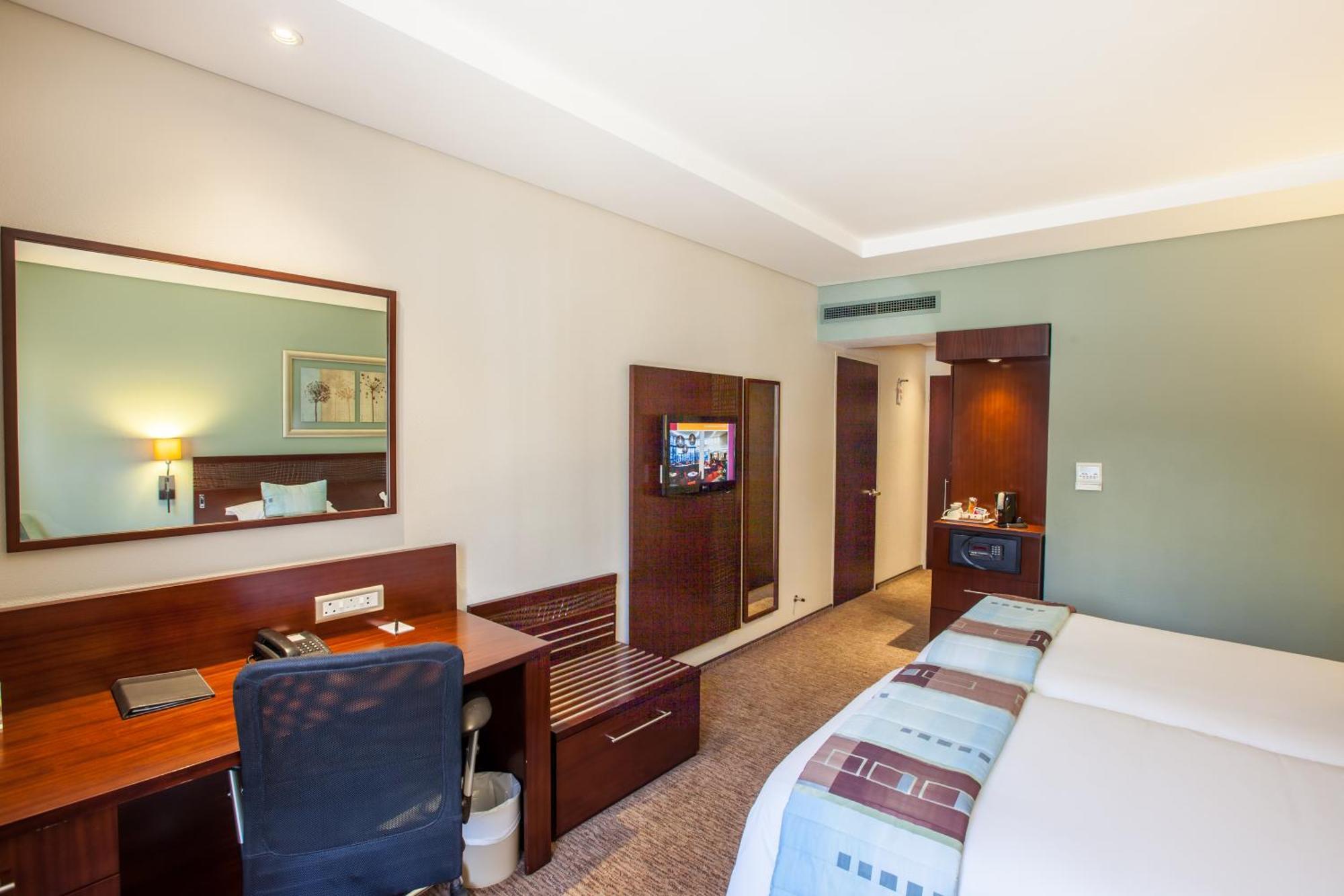 City Lodge Hotel Lynnwood Преторія Номер фото