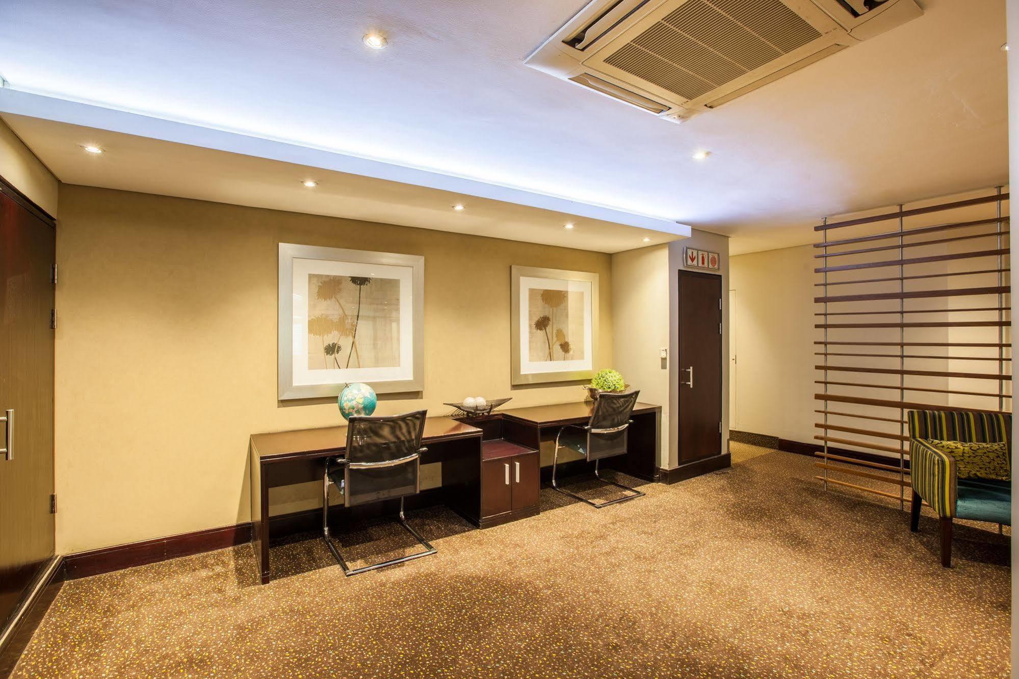 City Lodge Hotel Lynnwood Преторія Екстер'єр фото